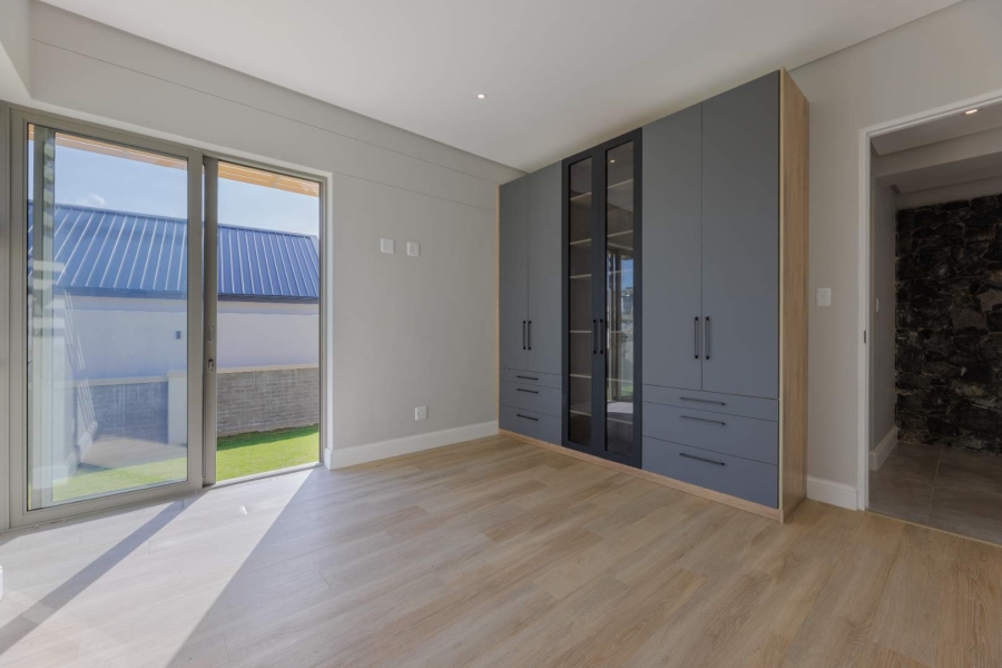 4 Bedroom Property for Sale in Kingswood Golf Estate Western Cape